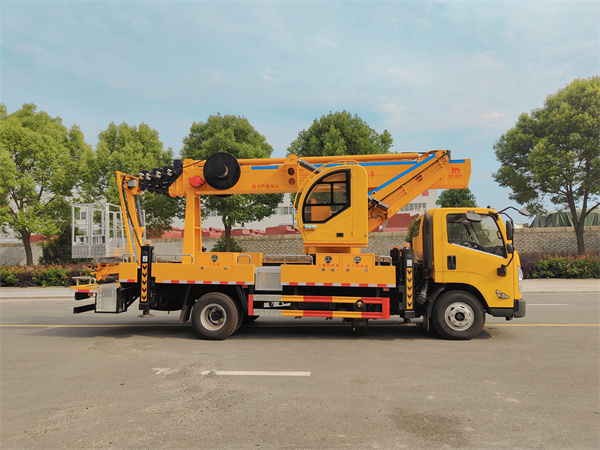 黃牌江鈴4200軸距36米帶小飛臂高空車